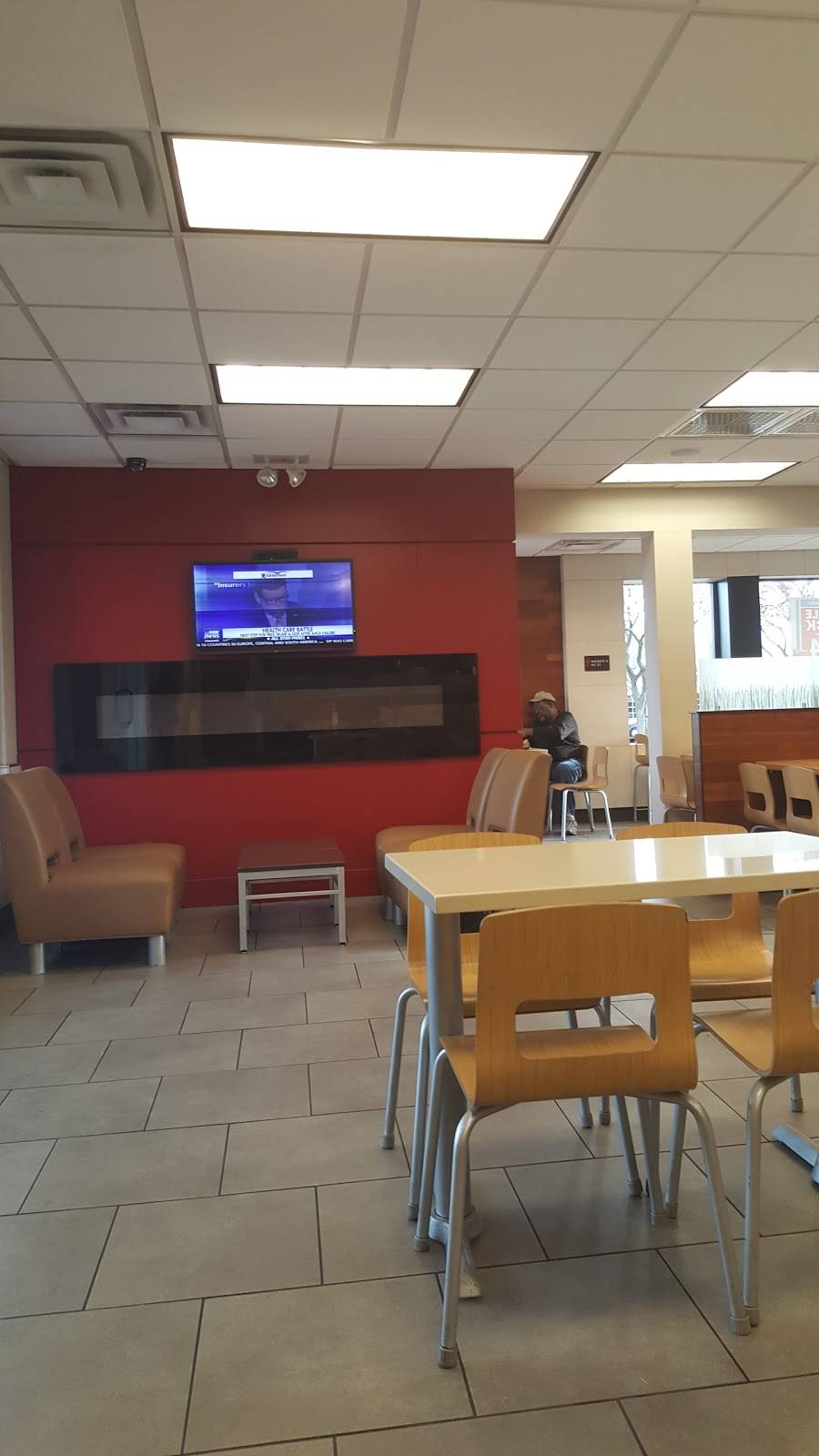 Wendys | restaurant | 23500 Eureka Rd, Taylor, MI 48180, USA | 7342876216 OR +1 734-287-6216