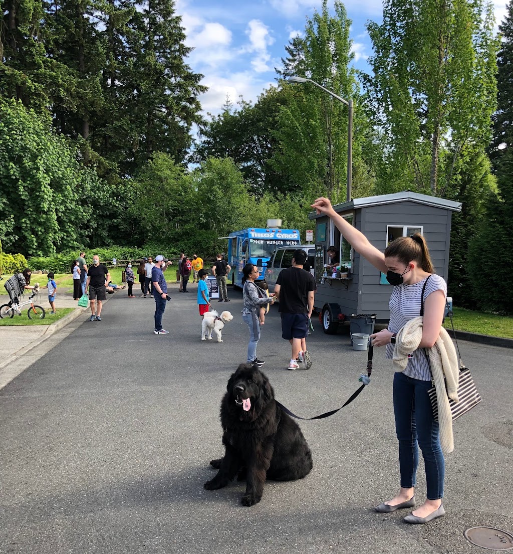 Food Truck Fridays | restaurant | 11810 179th Pl NE, Redmond, WA 98052, USA | 2063560268 OR +1 206-356-0268
