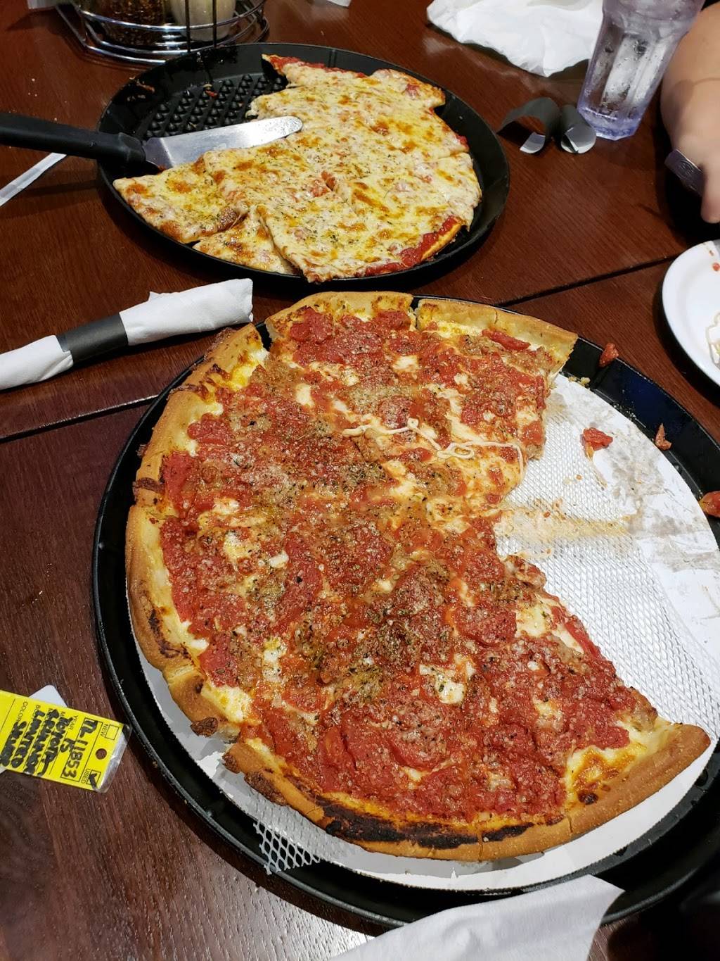 Rosatis Pizza | restaurant | 375 W Stevenson Rd, Ottawa, IL 61350, USA | 8153249559 OR +1 815-324-9559