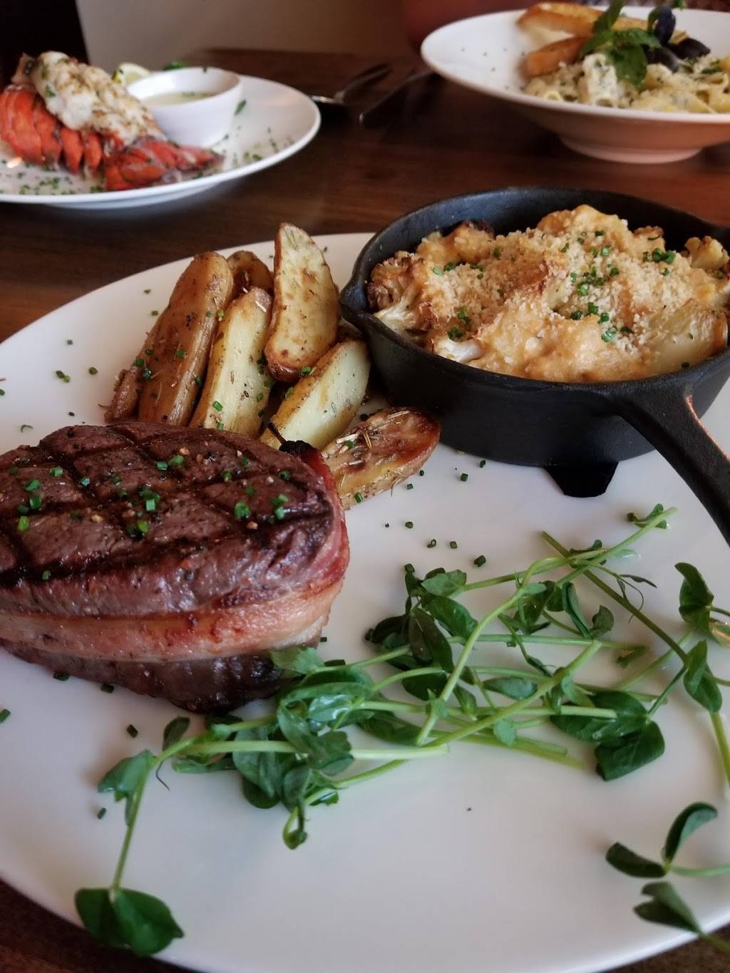 Gustav Chophouse and Bar | restaurant | 10 Vacation Inn Dr, Collingwood, ON L9Y 5G4, Canada | 7054434461 OR +1 705-443-4461