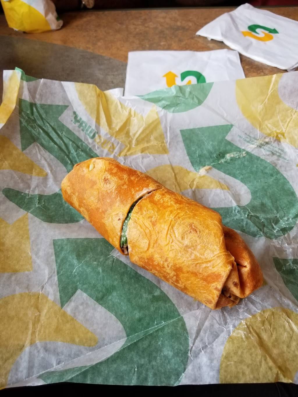 Subway | meal takeaway | 1303 Spur Dr, Marshfield, MO 65706, USA | 4174687270 OR +1 417-468-7270