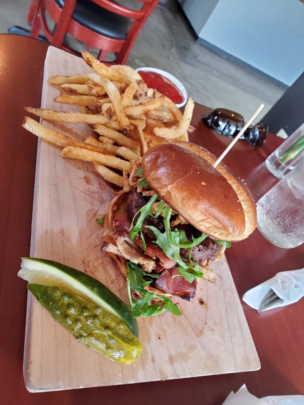 Keepers Quarters | restaurant | 817 S Illinois Ave, Carbondale, IL 62901, USA | 6185290990 OR +1 618-529-0990