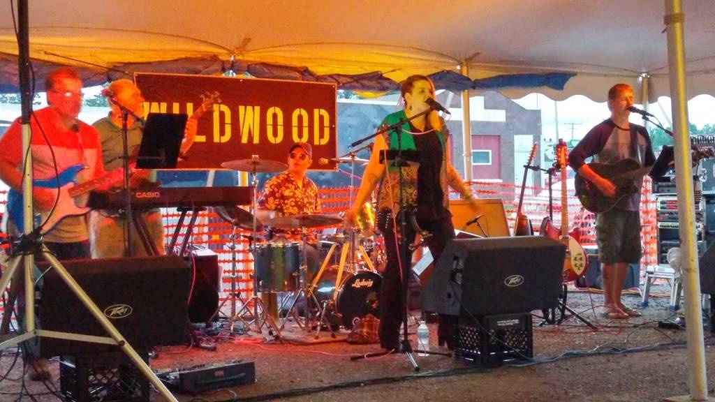 Tower Tap Full Bar & Grill | restaurant | 3964 Main St, Kettle River, MN 55757, USA | 2182730957 OR +1 218-273-0957