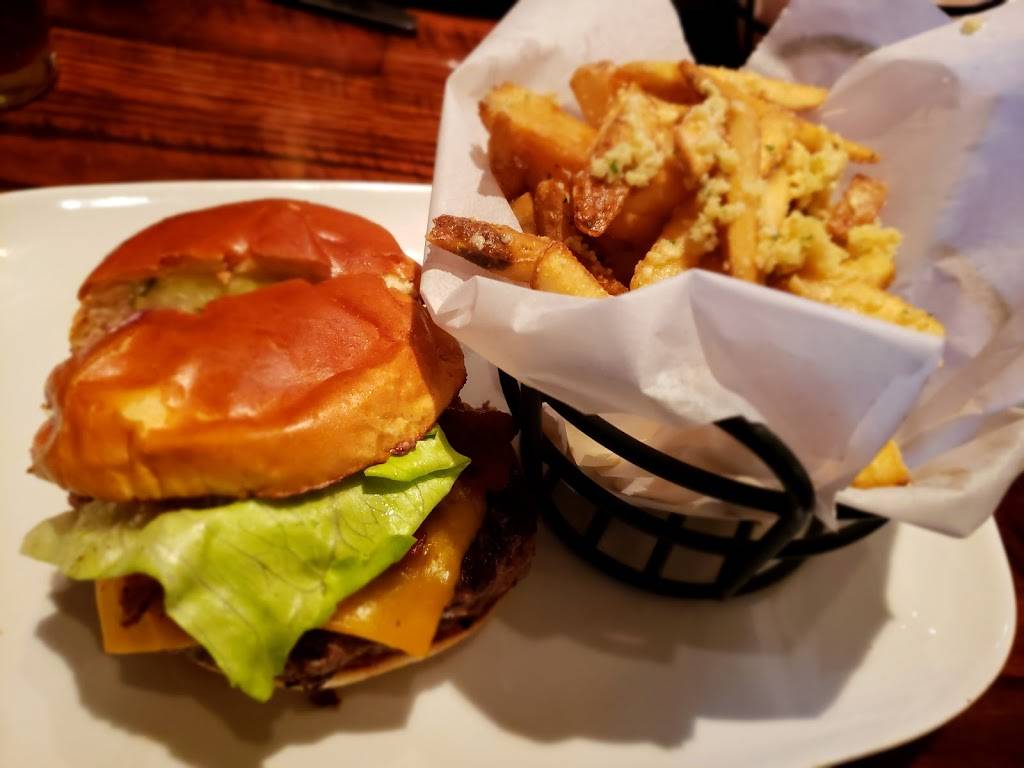 LongHorn Steakhouse | meal takeaway | 9111 E 71st St, Tulsa, OK 74133, USA | 9182940244 OR +1 918-294-0244