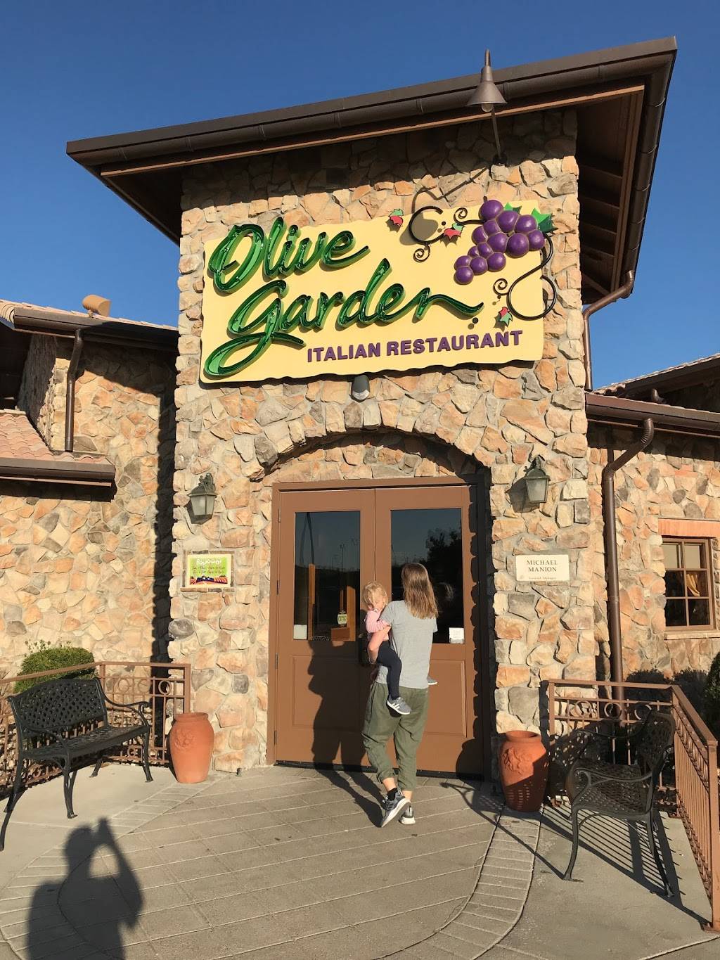 Olive Garden Italian Restaurant | meal takeaway | 2819 S Oneida St, Green Bay, WI 54304, USA | 9204967974 OR +1 920-496-7974