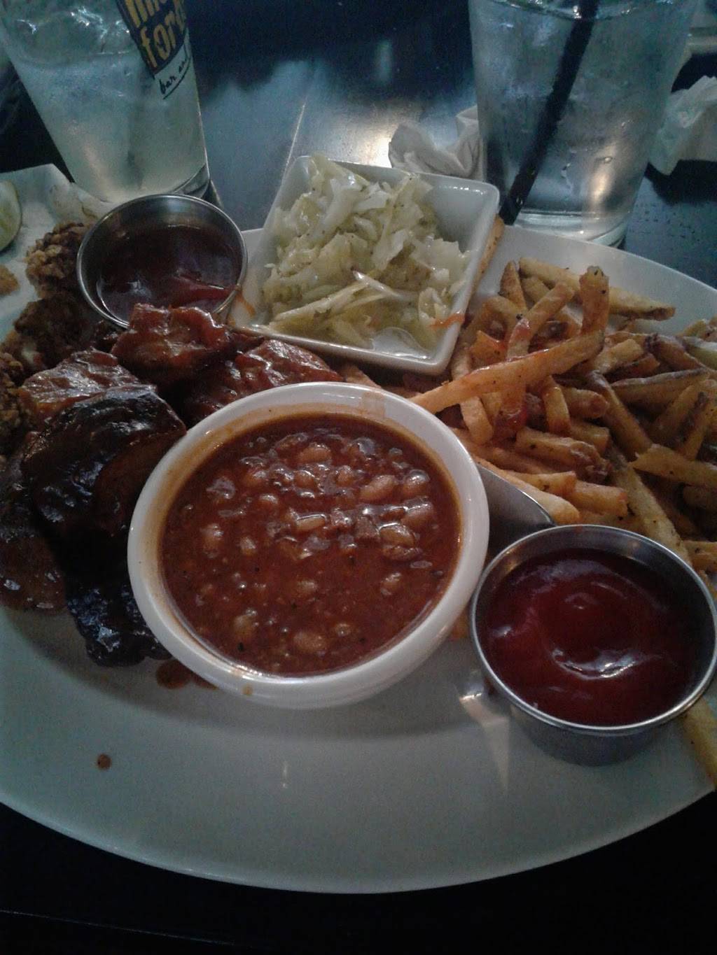 Michael Forbes Bar & Grille | restaurant | 128 W 63rd St, Kansas City, MO 64113, USA | 8163334355 OR +1 816-333-4355