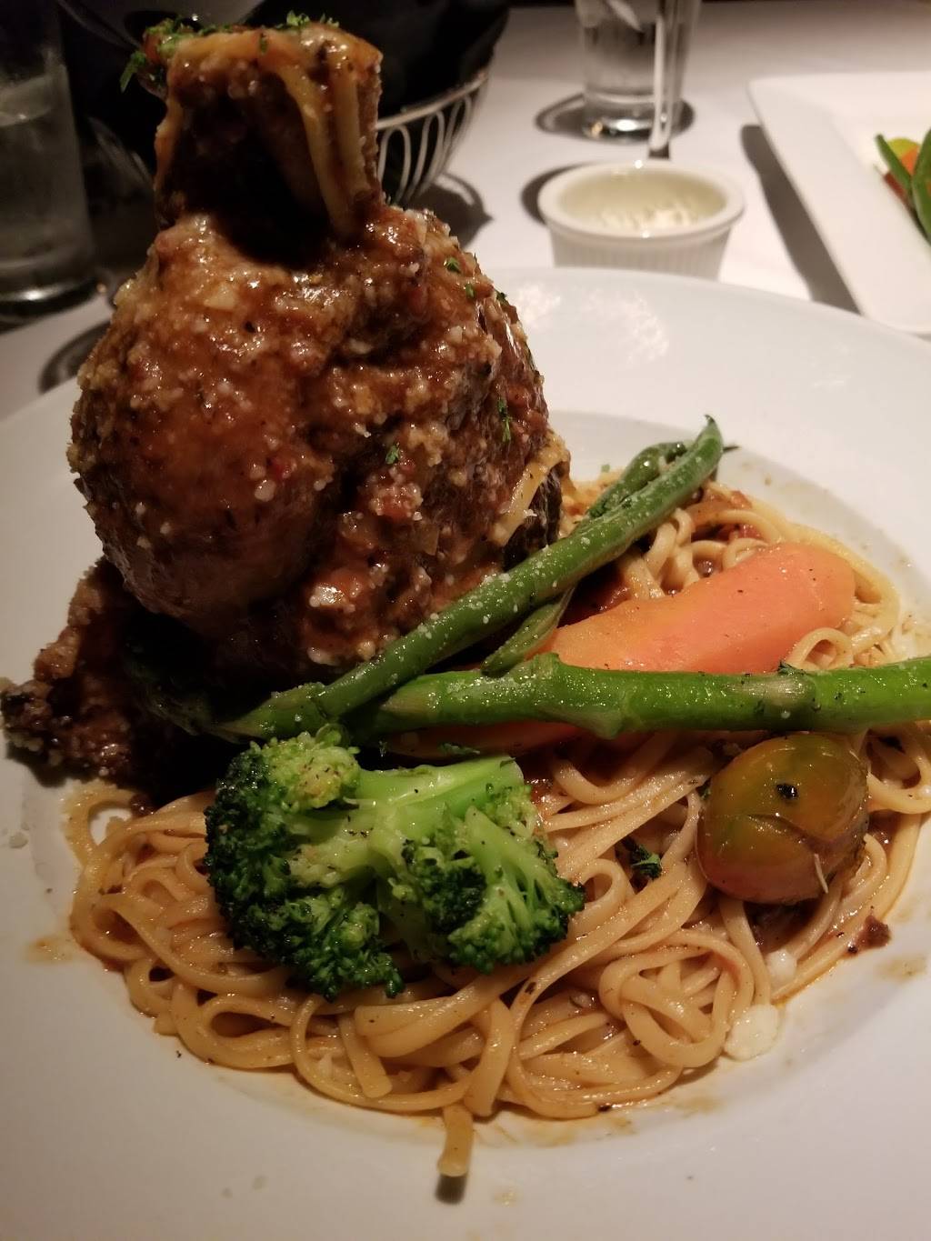 Fredericks Restaurant | restaurant | 7701 Broadway St # 20, San Antonio, TX 78209, USA | 2108289050 OR +1 210-828-9050