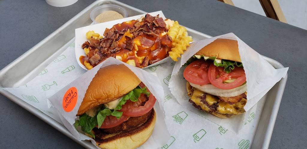 Shake Shack | restaurant | 311 Park Ave, Beachwood, OH 44122, USA | 4406008689 OR +1 440-600-8689