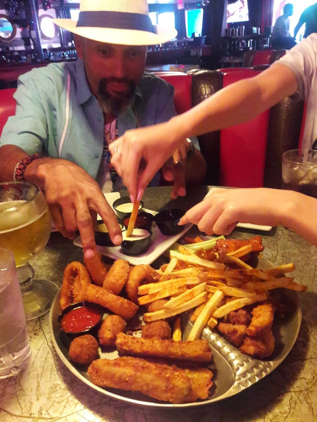 Hamburger Marys | restaurant | 8288 Santa Monica Blvd, Los Angeles, CA 90046, USA | 3236543800 OR +1 323-654-3800