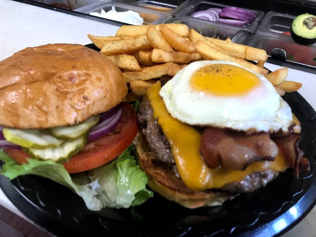 Lahaina Beach House | restaurant | 710 Oliver Ct, San Diego, CA 92109, USA | 8582703888 OR +1 858-270-3888