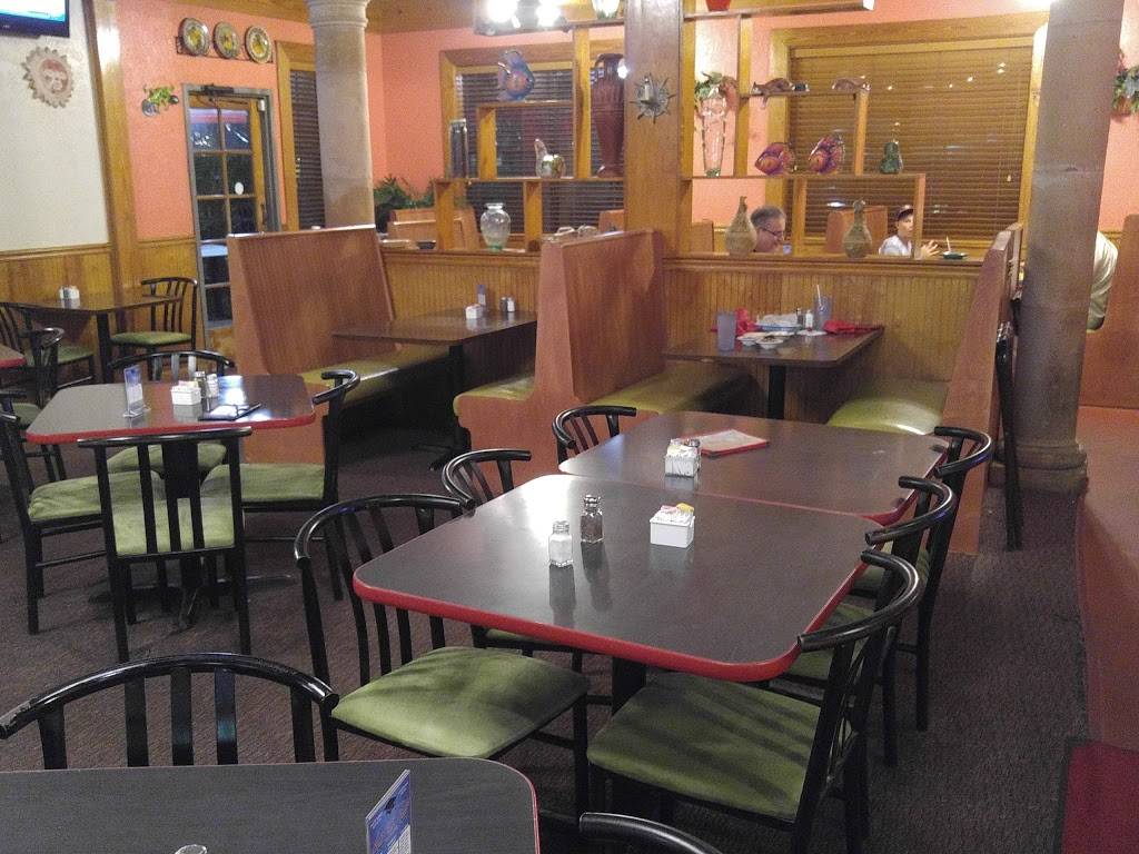 Lunas Mexican Restaurant | restaurant | 704 W Parkwood Ave, Friendswood, TX 77546, USA | 2819924790 OR +1 281-992-4790