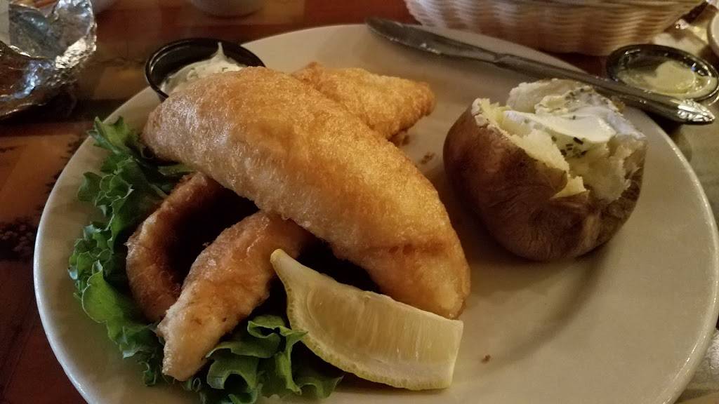 Suzys Steak & Seafood House | restaurant | 2701 County Rd CX, Portage, WI 53901, USA | 6087428400 OR +1 608-742-8400