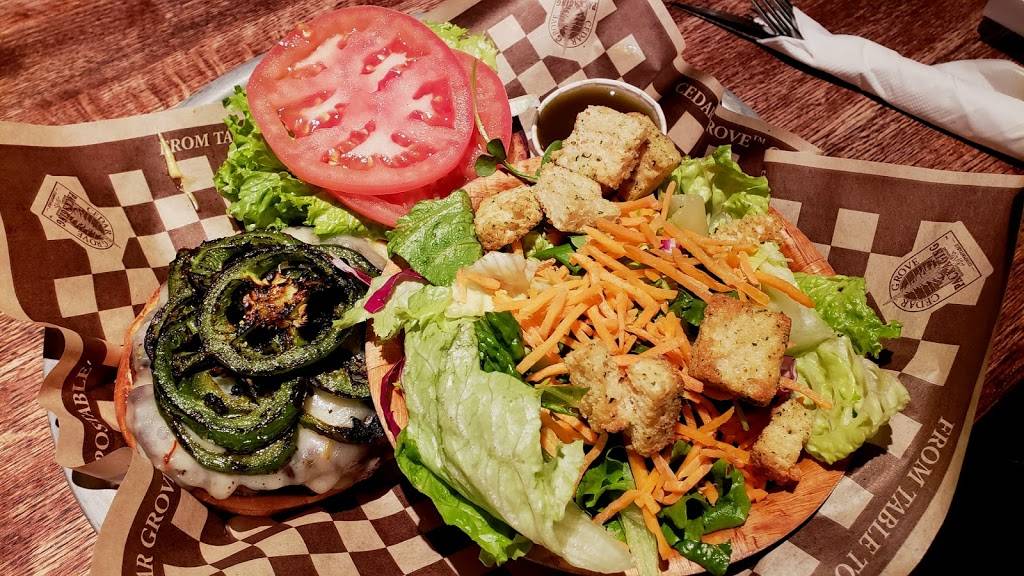 Deluxe Bar & Grill | restaurant | 625 Broadway E, Seattle, WA 98102, USA | 2063249697 OR +1 206-324-9697