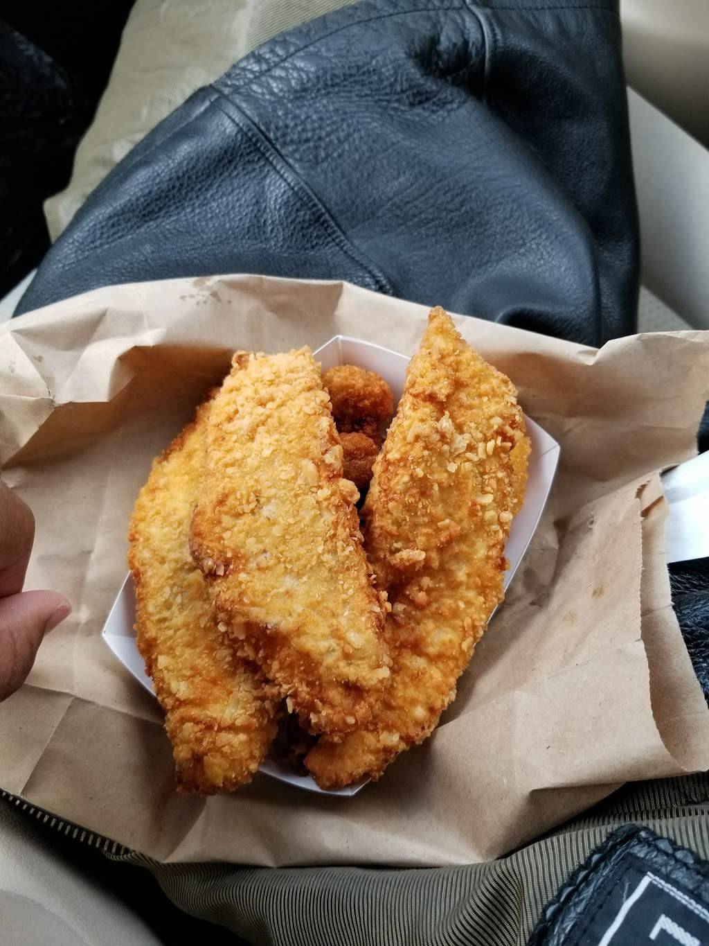 Moby Dick Seafood Restaurant | restaurant | 2700 S 3rd St, Louisville, KY 40208, USA | 5026362848 OR +1 502-636-2848