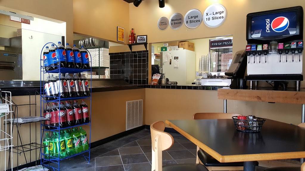 Upper Crust Pizza Co | restaurant | 102 Hexham Dr, Lynchburg, VA 24502, USA | 4342374321 OR +1 434-237-4321