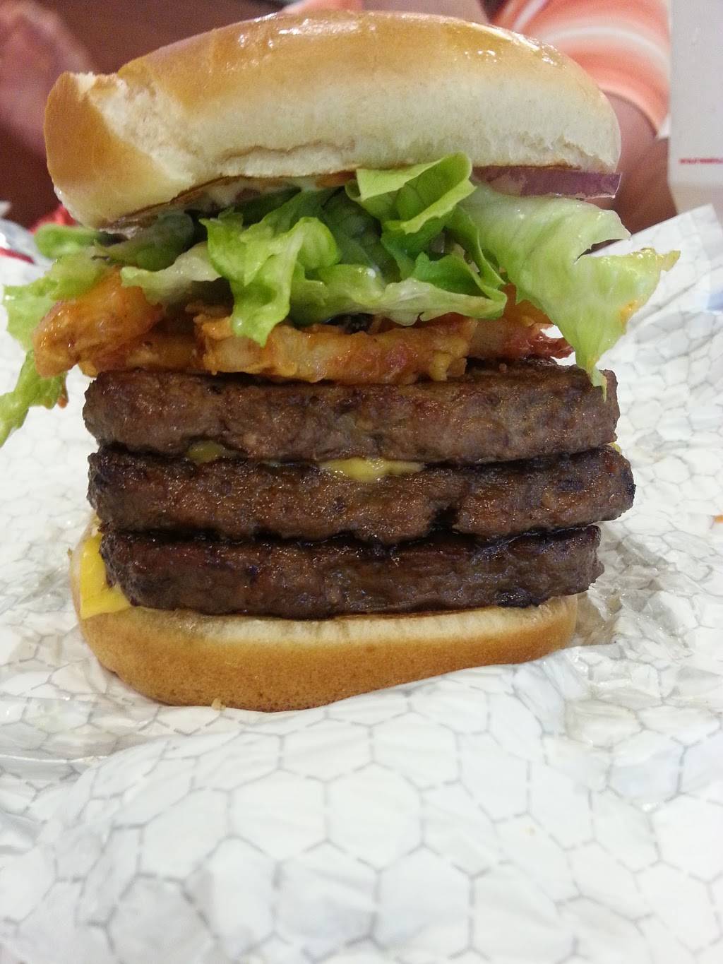 Wendys | restaurant | 8000 Pines Blvd, Pembroke Pines, FL 33024, USA | 9544990742 OR +1 954-499-0742