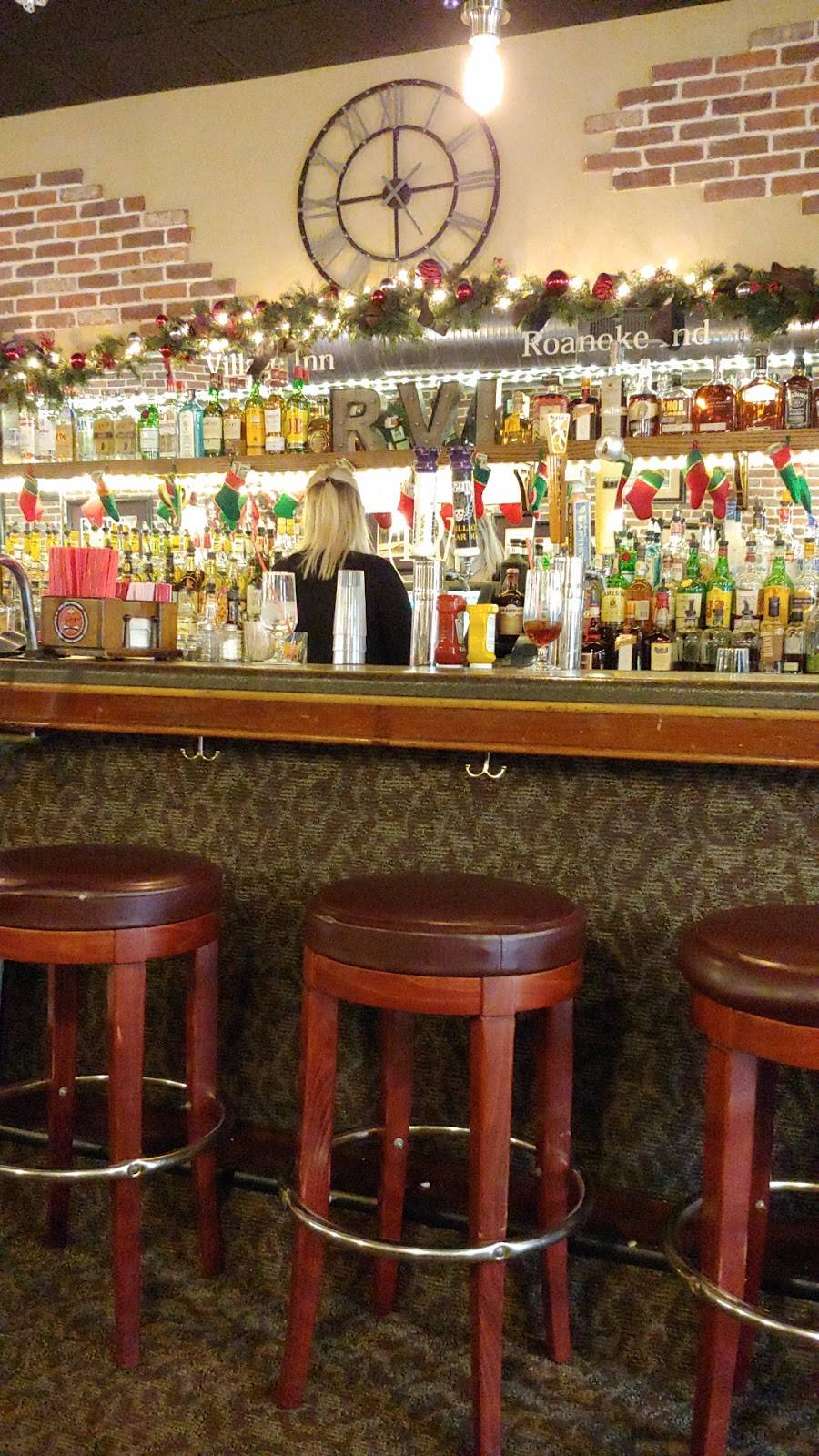 Roanoke Village Inn | restaurant | 190 N Main St, Roanoke, IN 46783, USA | 2606723707 OR +1 260-672-3707