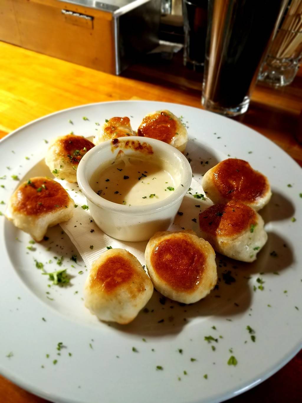 The Pocket Pub | meal takeaway | 2719 NE 7th Ave, Portland, OR 97212, USA | 5032873645 OR +1 503-287-3645