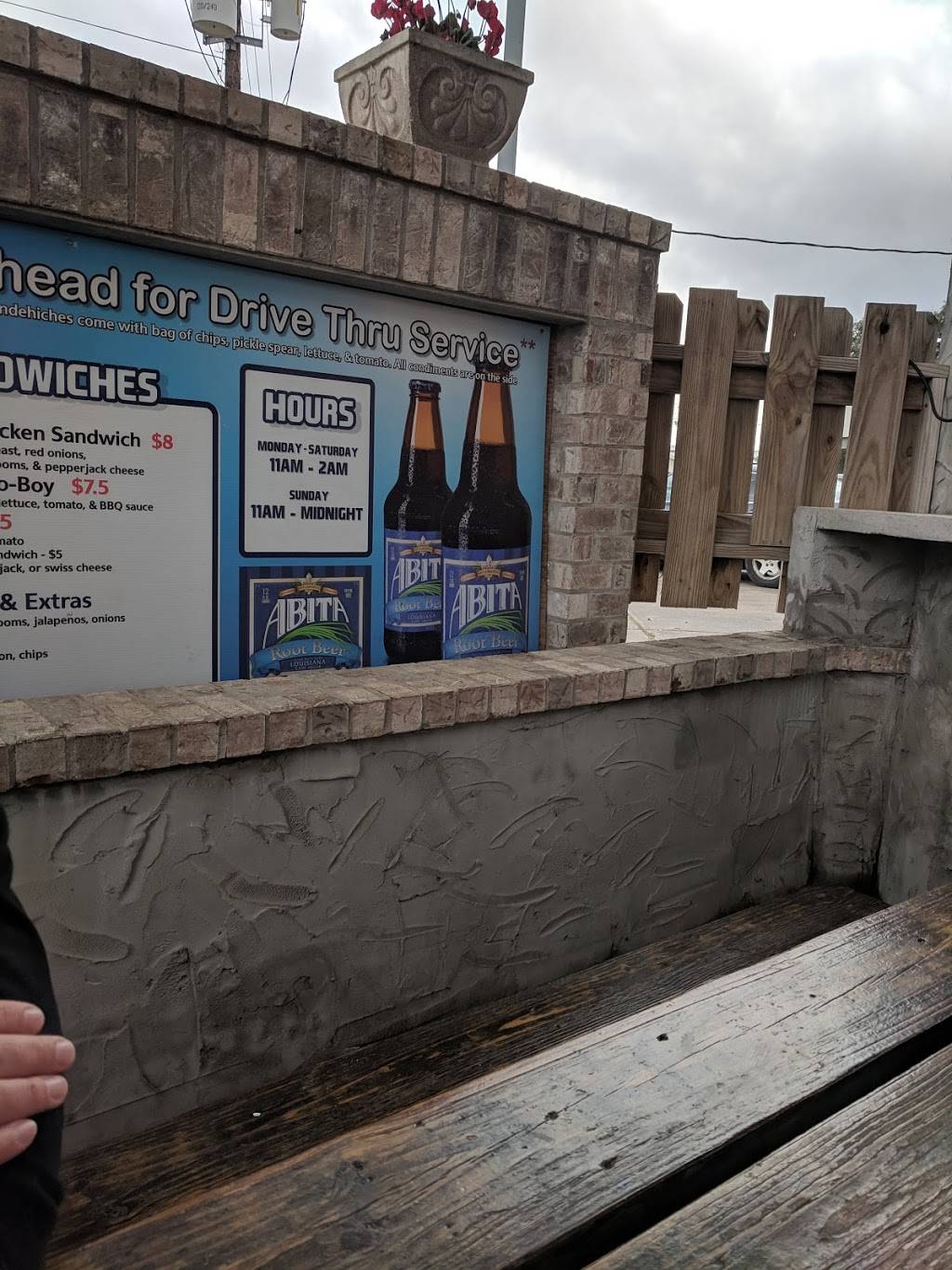 Legends Bertrand | restaurant | 215 Bertrand St, Lafayette, LA 70503, USA | 3372378765 OR +1 337-237-8765