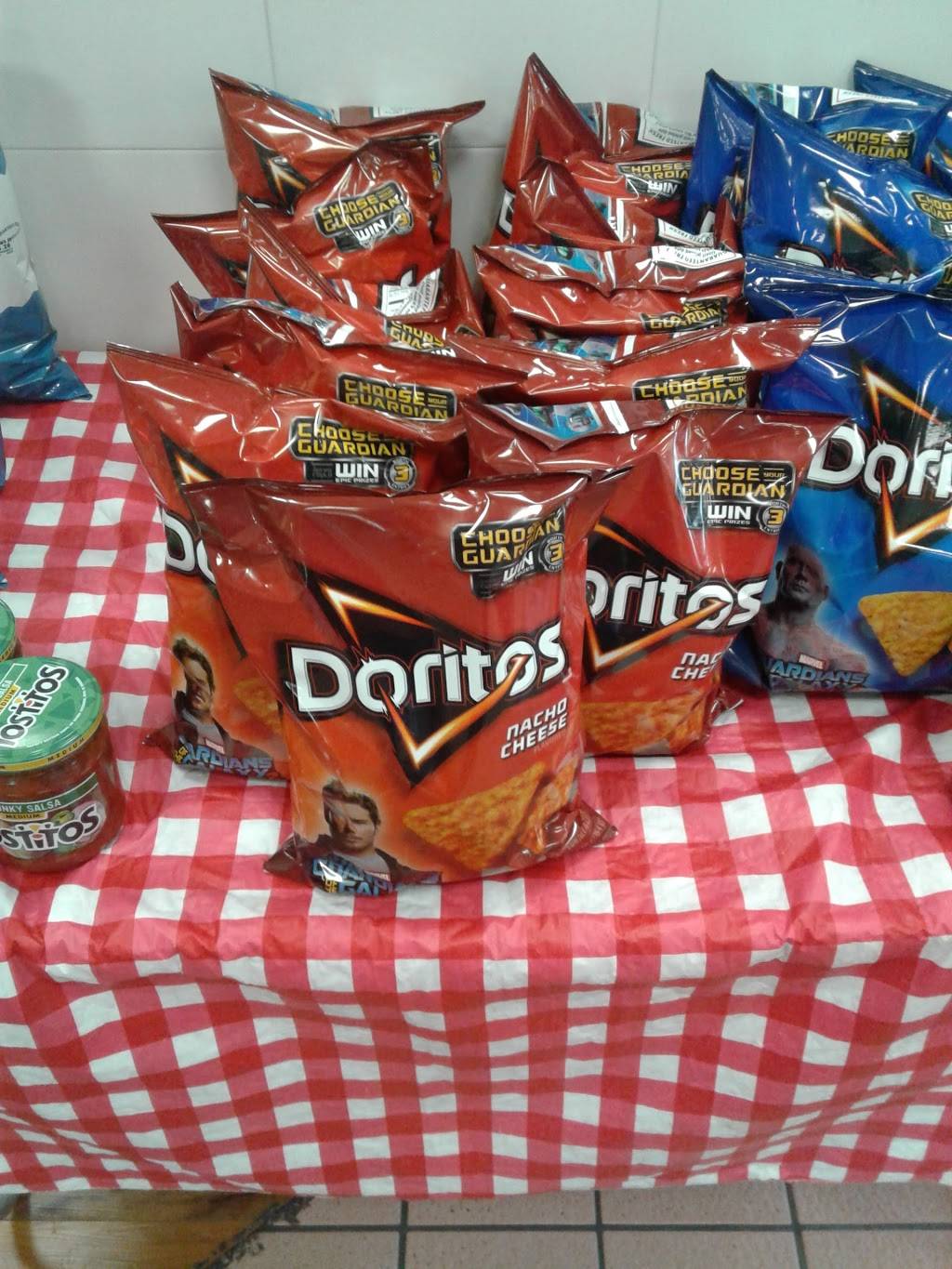 Braums Ice Cream & Burger Restaurant | restaurant | 2205 N Main St, Miami, OK 74354, USA | 9185427744 OR +1 918-542-7744