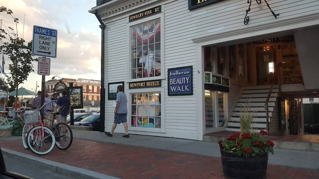 Smoke House | restaurant | 31 Scott Wharf, Newport, RI 02840, USA | 4018489800 OR +1 401-848-9800