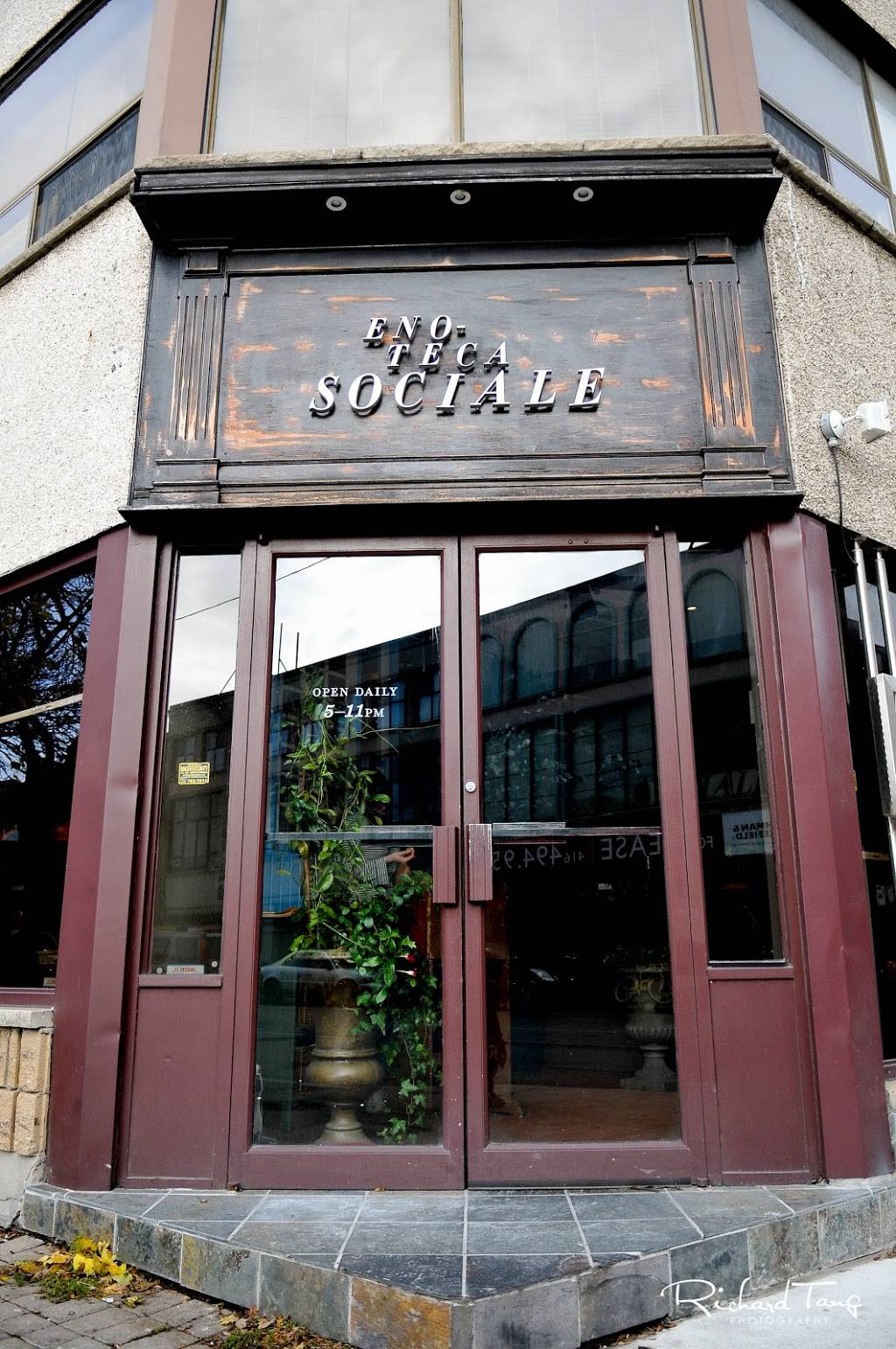 Enoteca Sociale | restaurant | 1288 Dundas St W, Toronto, ON M6J 1X7, Canada | 4165341200 OR +1 416-534-1200