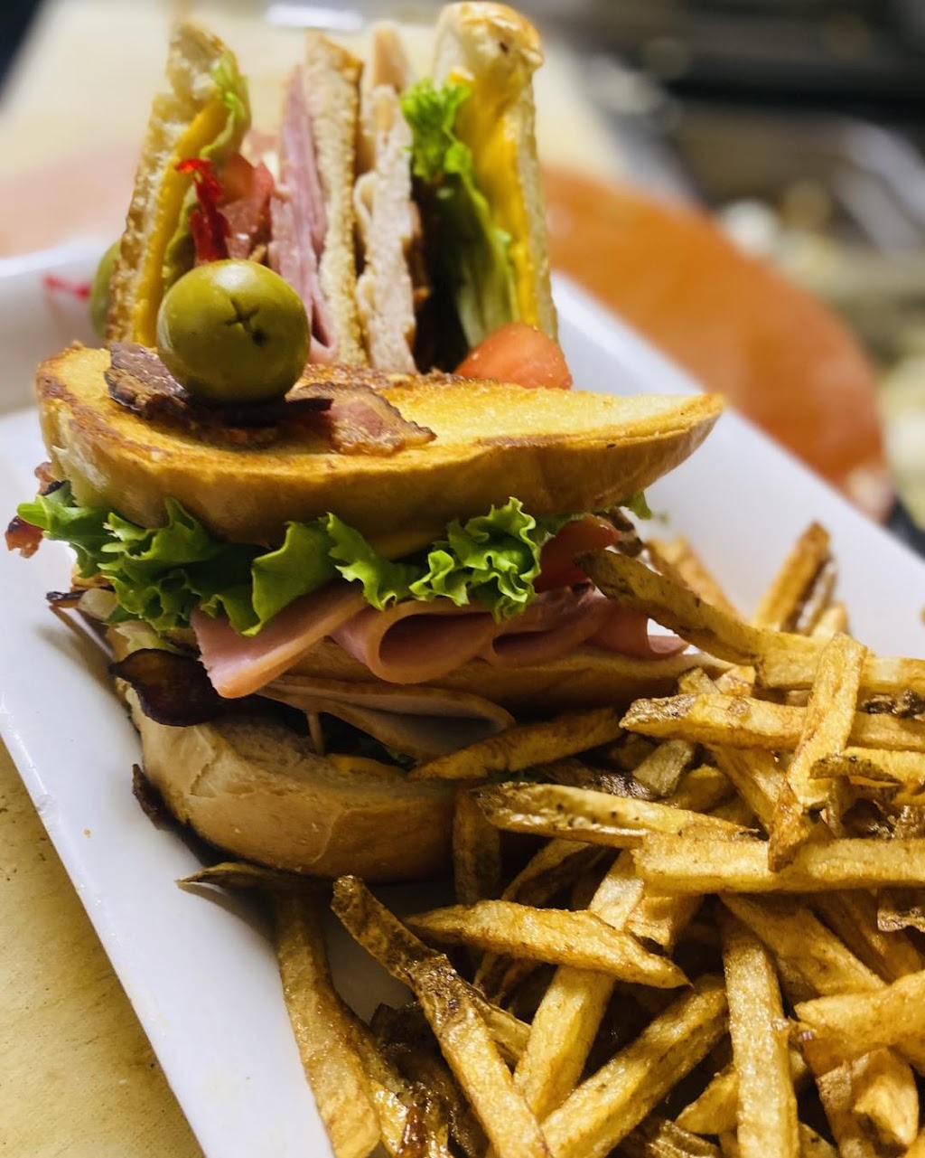 The Basement Sports Bar & Grill in Stow | restaurant | 3732 Darrow Rd #6, Stow, OH 44224, USA | 3304004422 OR +1 330-400-4422