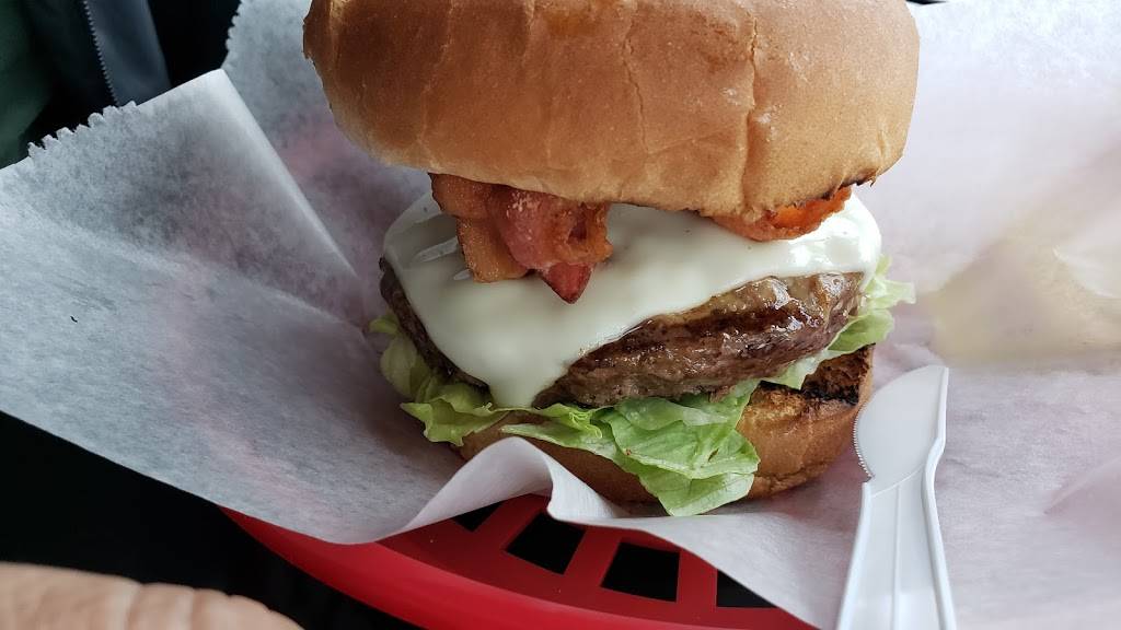 Cape Cod Lobster Rolls | restaurant | 239 Onset Ave, Wareham, MA 02571, USA | 5087437020 OR +1 508-743-7020