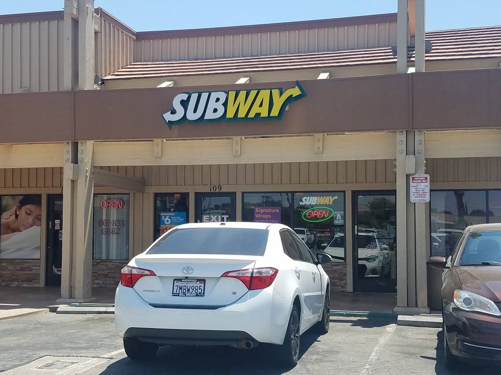 Subway Restaurants | restaurant | 6401 White Ln Suite 109, Bakersfield, CA 93309, USA | 6618336166 OR +1 661-833-6166