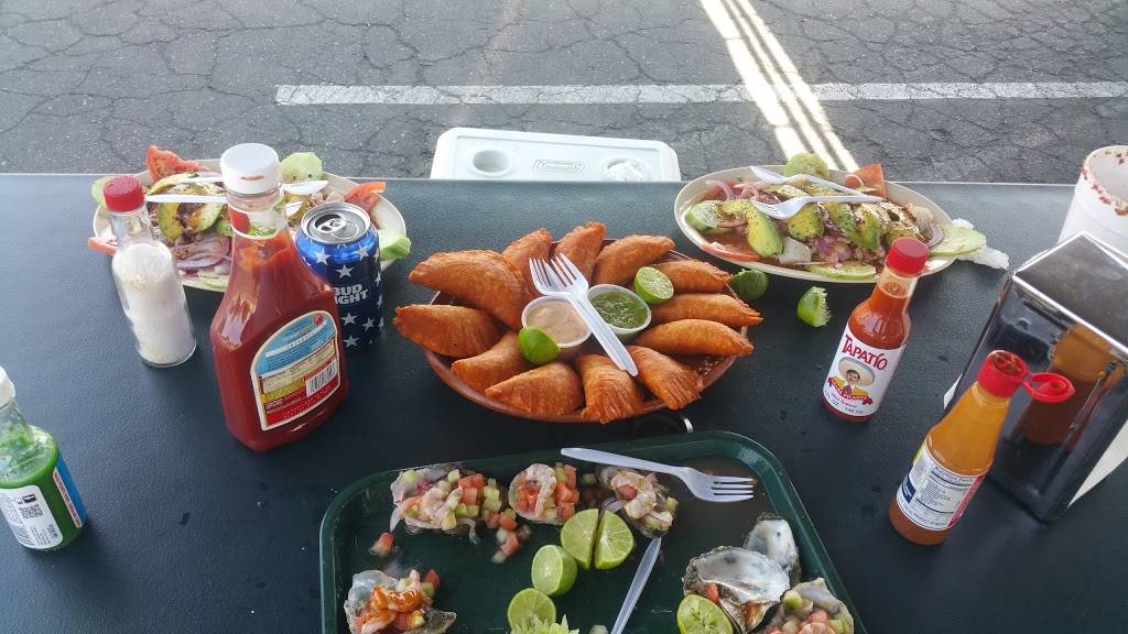Mariscos Las Cazuelitas | restaurant | 8117 Fillmore Ave #8101, Bakersfield, CA 93306, USA | 6612817989 OR +1 661-281-7989