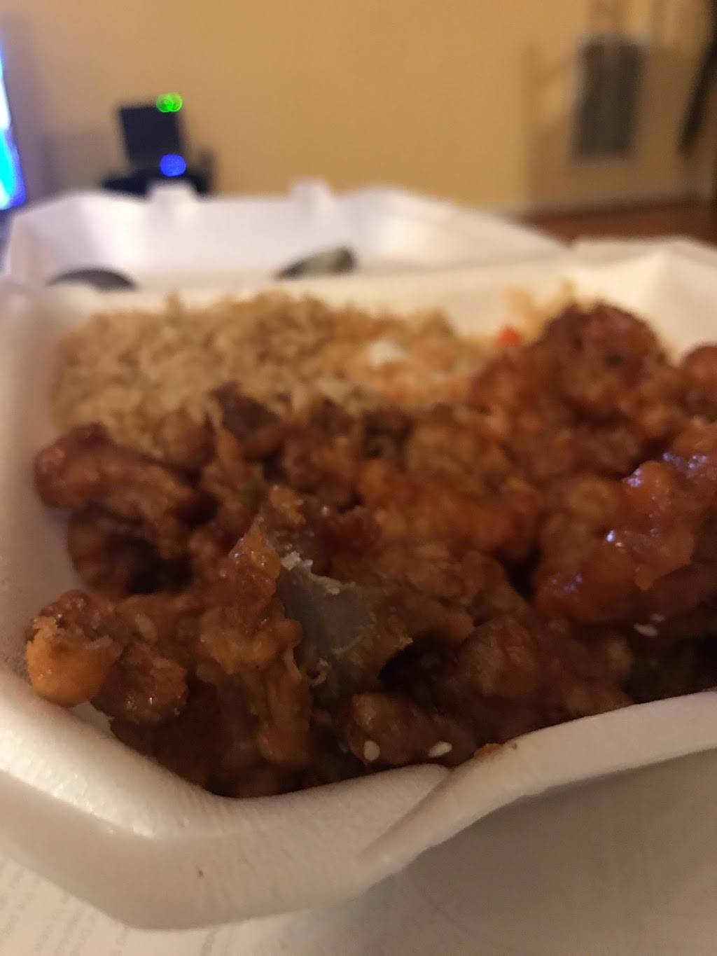 Lotus Chinese Cuisine II | meal takeaway | C, 4100 Carmel Rd, Charlotte, NC 28226, USA | 7045438868 OR +1 704-543-8868