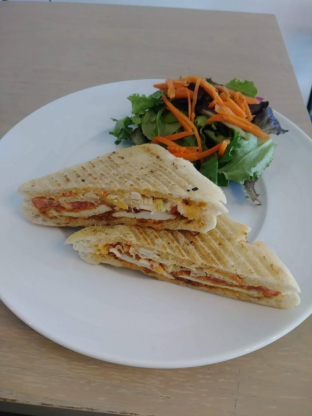 ATTITUDE Cafe | restaurant | 6009 W 3rd St, Los Angeles, CA 90036, USA | 3232973275 OR +1 323-297-3275