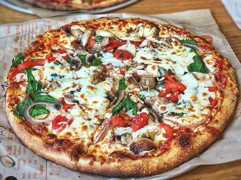 Blaze Pizza | restaurant | 1050 S Kirkwood Rd, Kirkwood, MO 63122, USA | 3146824005 OR +1 314-682-4005