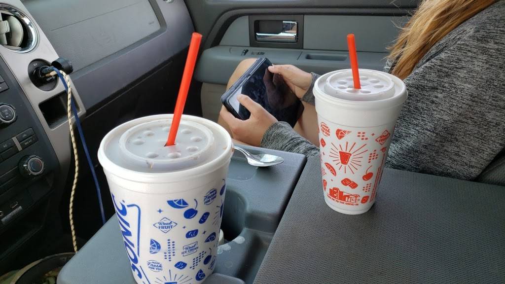 Sonic Drive-In | restaurant | 5930 Cromo Dr, El Paso, TX 79912, USA | 9155856942 OR +1 915-585-6942