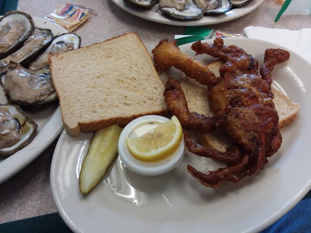 Captain Dan’s Crabhouse | restaurant | 2021 Liberty Rd, Eldersburg, MD 21784, USA | 4105492511 OR +1 410-549-2511