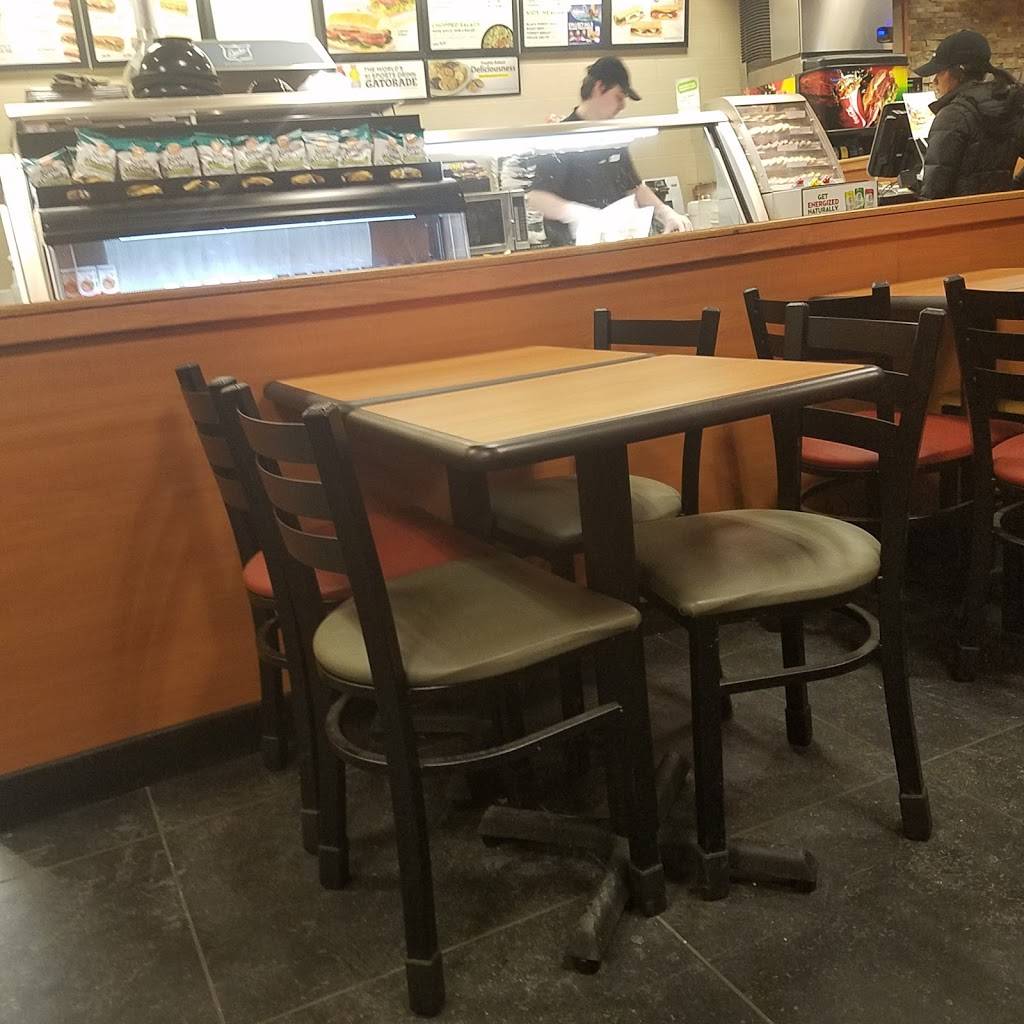 Subway | meal takeaway | 1633 Monks Ave Suite 110, Mankato, MN 56001, USA | 5073857821 OR +1 507-385-7821