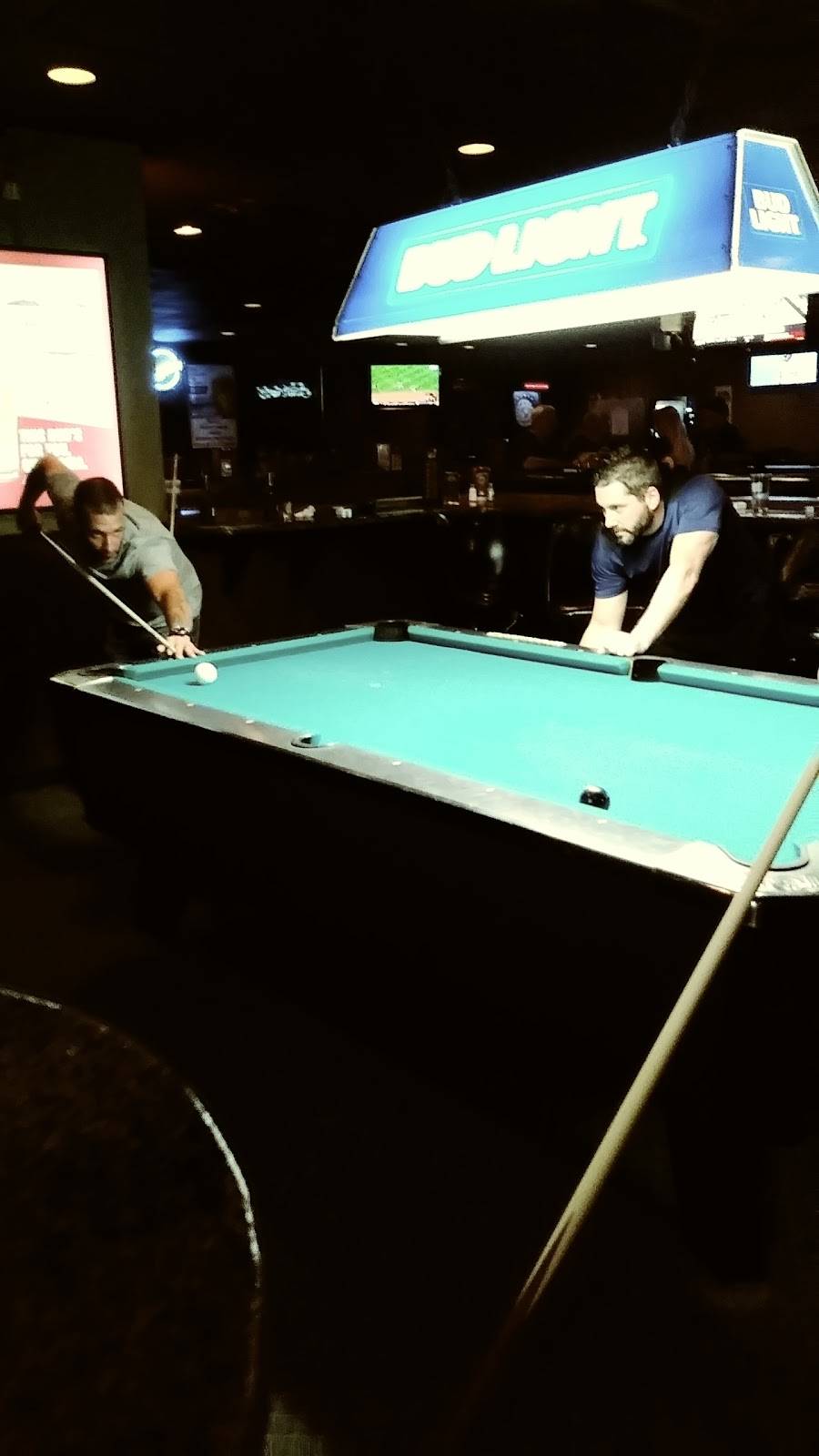 Henry Hudsons Pub | restaurant | 400 W Interstate 240 Service Rd, Oklahoma City, OK 73139, USA | 4056310272 OR +1 405-631-0272