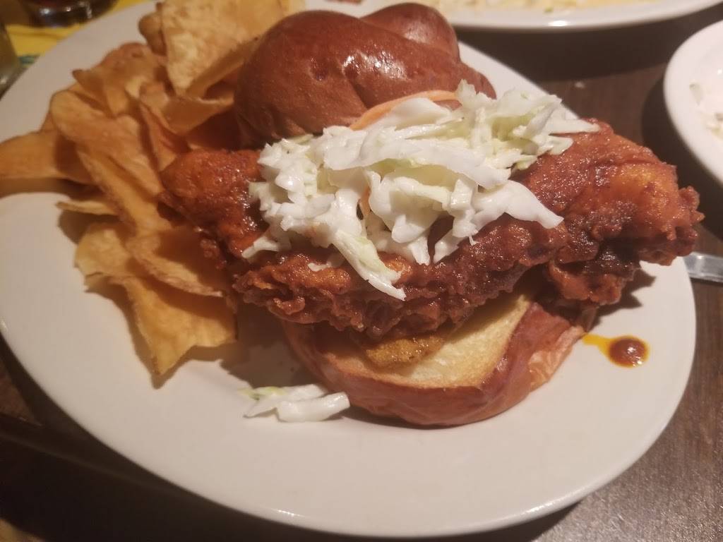 Board & Barrel | restaurant | 218 S Washington St, Naperville, IL 60540, USA | 6309493900 OR +1 630-949-3900