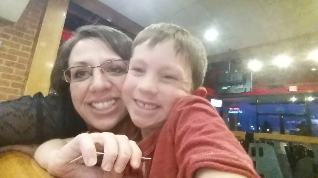 Pizza Hut | meal takeaway | 3793 New Town Blvd, St Charles, MO 63301, USA | 6369252100 OR +1 636-925-2100