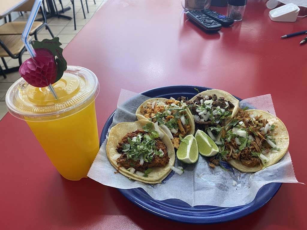 Lulus pupuseria y más | restaurant | 115 S Main St, Carthage, MO 64836, United States | 4177930731 OR +1 417-793-0731