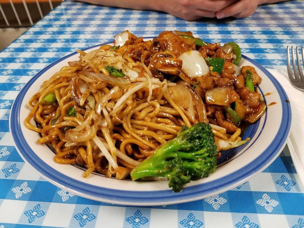 Little Peking | restaurant | 7975 N Cedar Ave, Fresno, CA 93720, USA | 5594384202 OR +1 559-438-4202