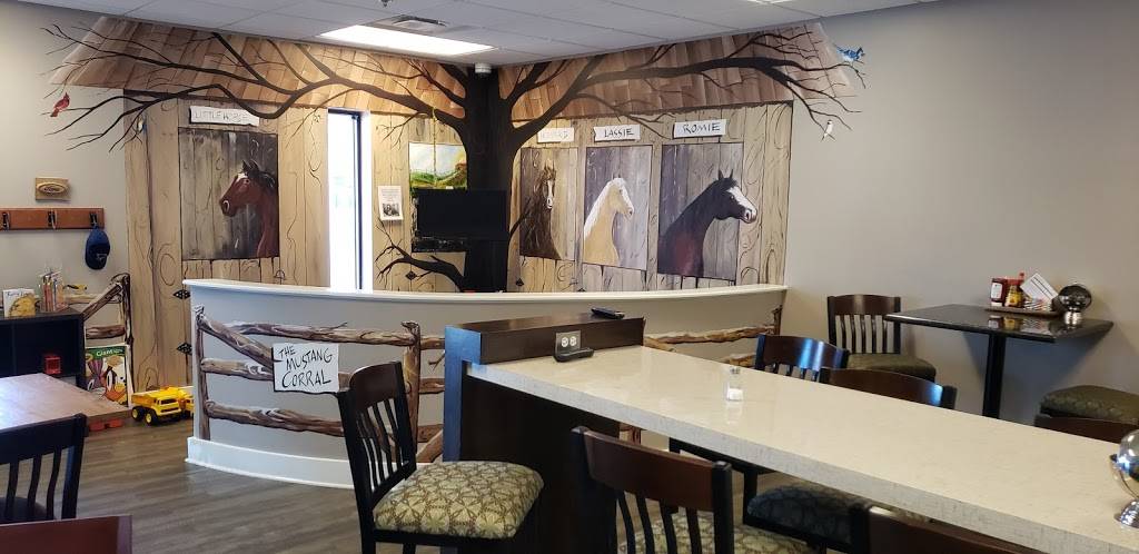 Henrys Mustang Cafe | restaurant | 2500 Jordan Ln NW, Huntsville, AL 35816, USA | 2565171288 OR +1 256-517-1288