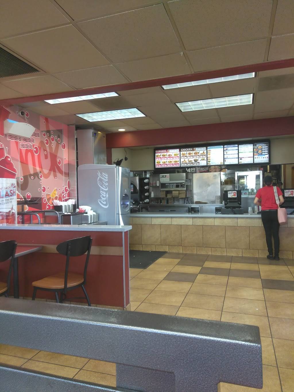 Jack in the Box | restaurant | 3110 E Tulare St, Fresno, CA 93702, USA | 5592372833 OR +1 559-237-2833