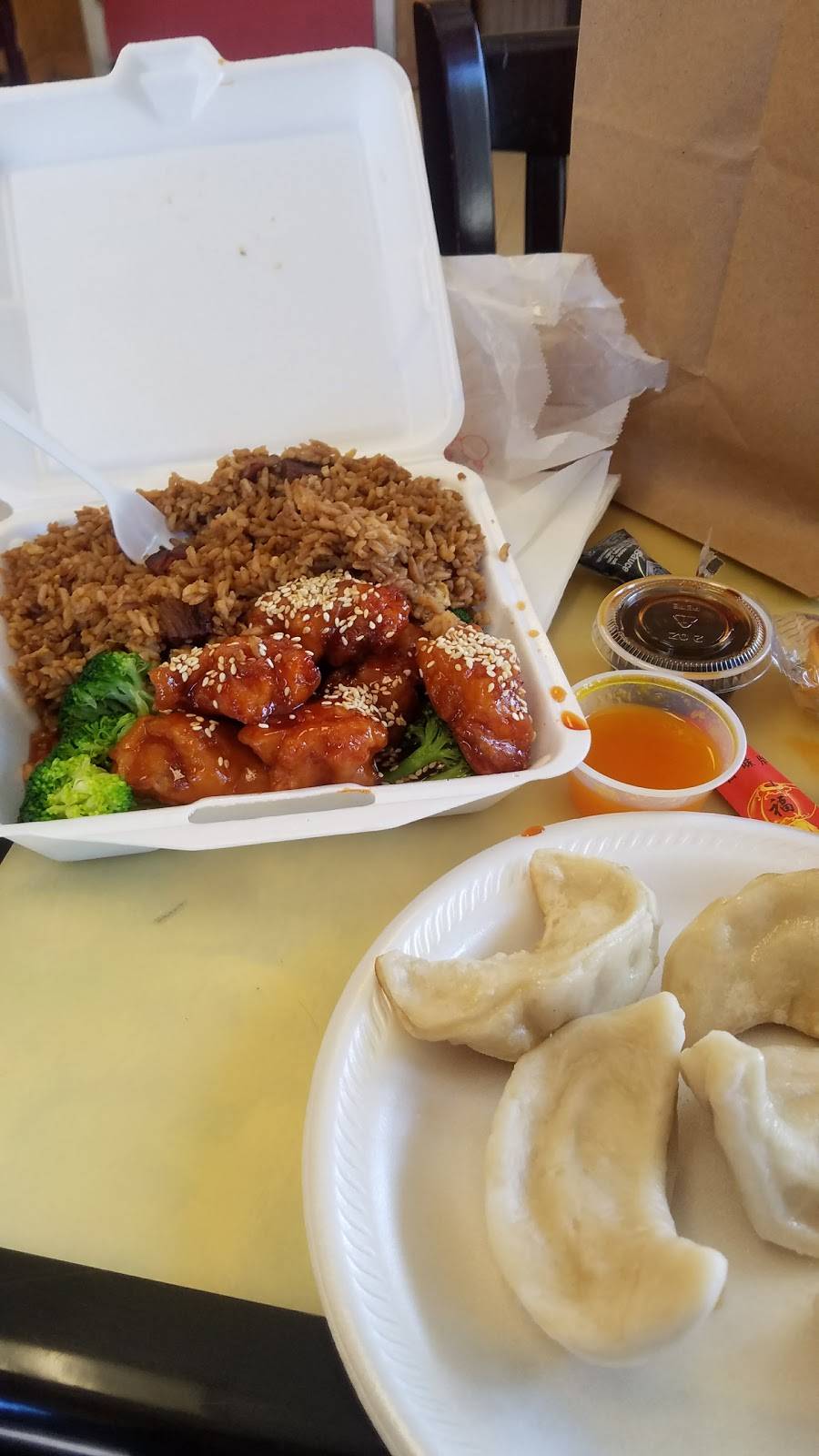 Lees | restaurant | 360 Dorset St, South Burlington, VT 05403, USA | 8026573218 OR +1 802-657-3218