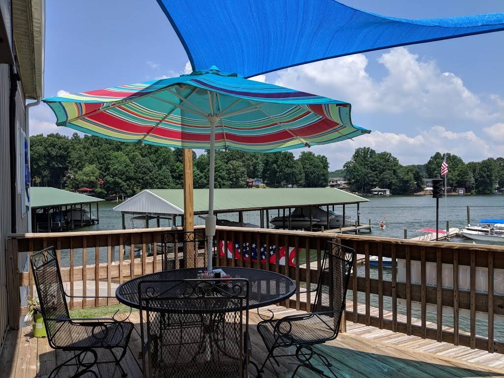 Magnum Point Marina & Restaurant | restaurant | 2200 Old Salem School Rd, Union Hall, VA 24176, USA | 5405763001 OR +1 540-576-3001