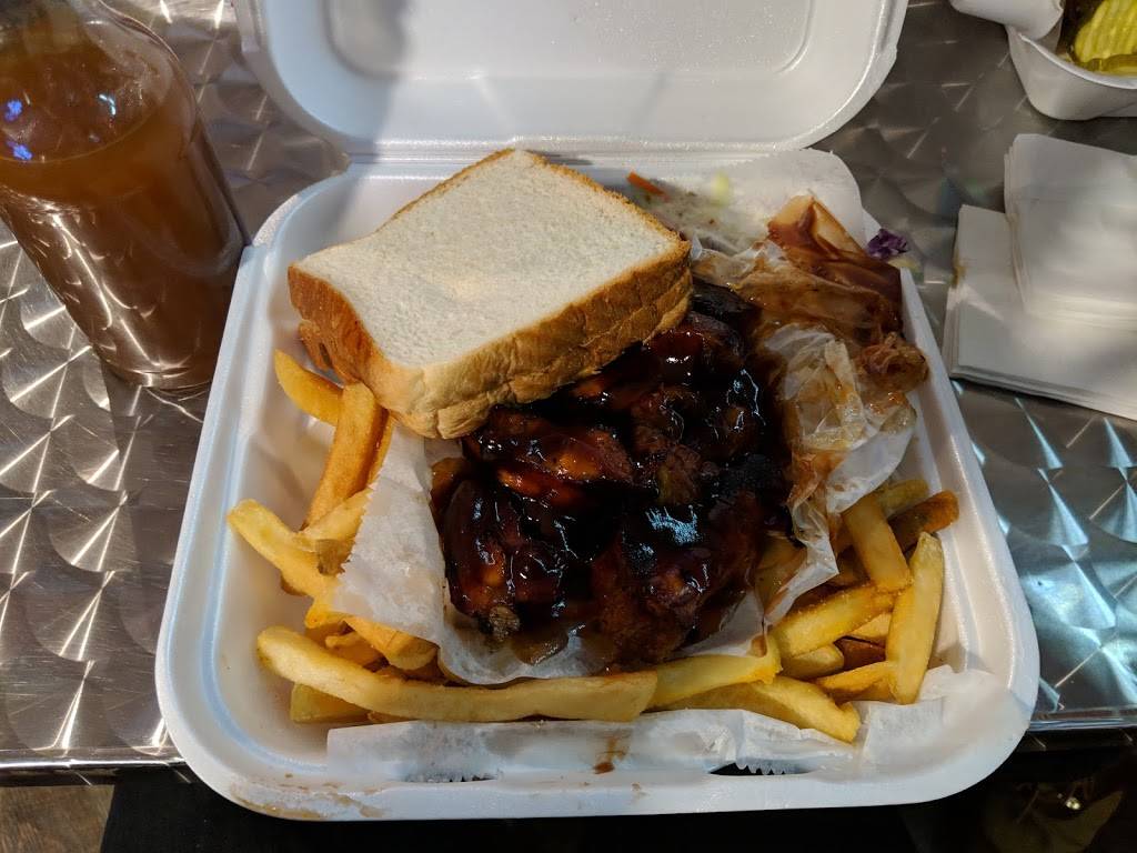 Harolds Chicken Nashville | restaurant | 811 Dickerson Pike, Nashville, TN 37207, USA | 6155302384 OR +1 615-530-2384