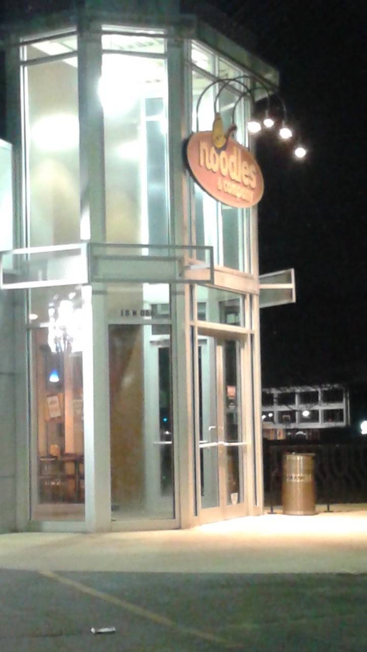Noodles and Company | restaurant | 18 W 64 22nd St, Oakbrook Terrace, IL 60181, USA | 6306780965 OR +1 630-678-0965
