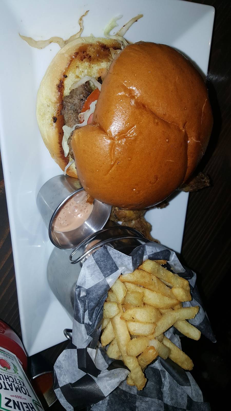 Hops Craft Beer Burger | restaurant | 400 NY-17M, Monroe, NY 10950, USA | 8457833337 OR +1 845-783-3337