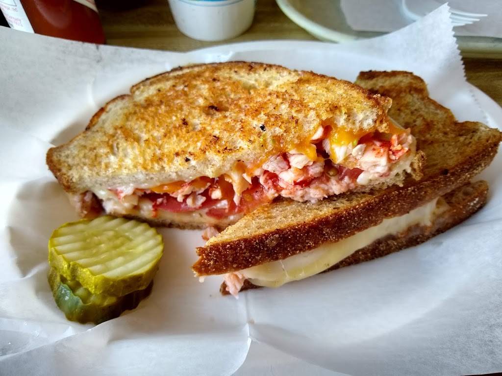 Clam Castle | restaurant | 1324 Boston Post Rd, Madison, CT 06443, USA | 2032454911 OR +1 203-245-4911