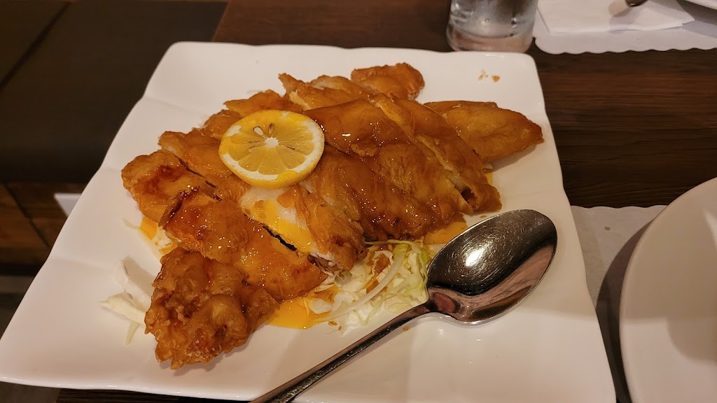 China Village | restaurant | 138B Calistoga Rd, Santa Rosa, CA 95409, USA | 7076660888 OR +1 707-666-0888